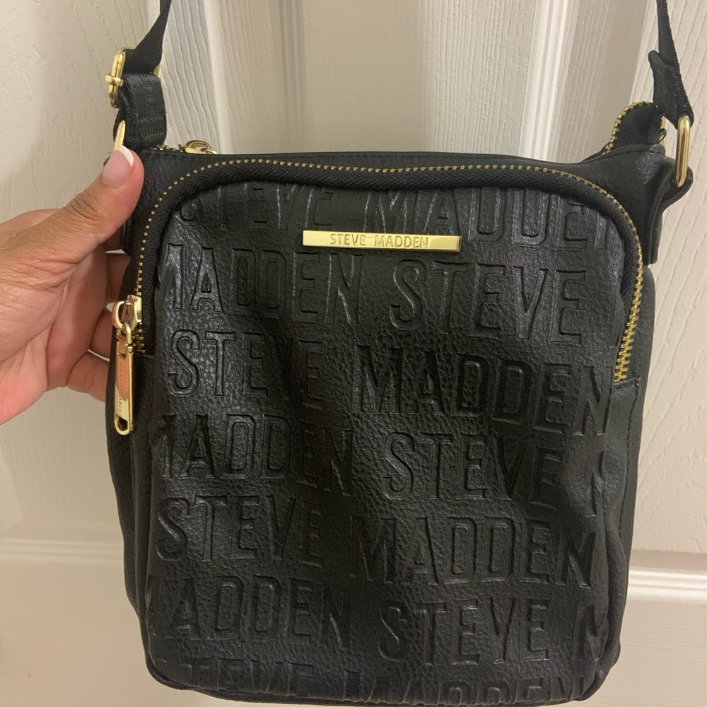 Steve Madden crossbody-EUC